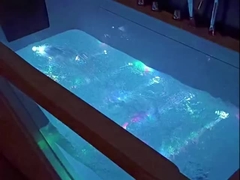 Spabad met watervalfunctie voor eenmalig weken