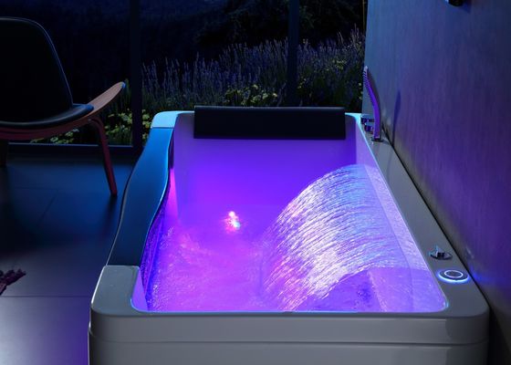 Buitenspa bubbelbad voor 3 personen met voorgeleid glas en diepzuigen